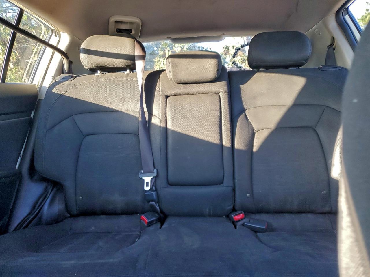 Kia Sportage Base Image 12