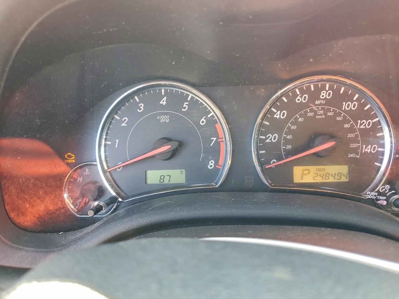 Toyota Corolla Base Image 9