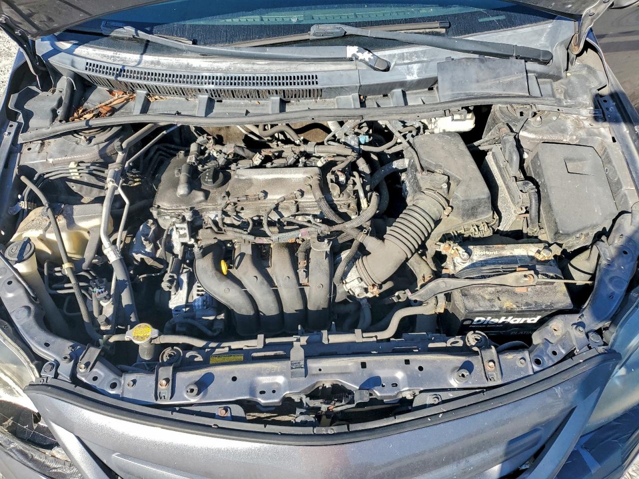 Toyota Corolla Base Image 10