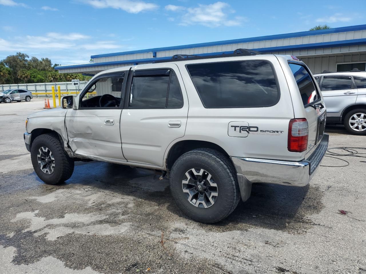 Toyota 4Runner Sr5 Image 13