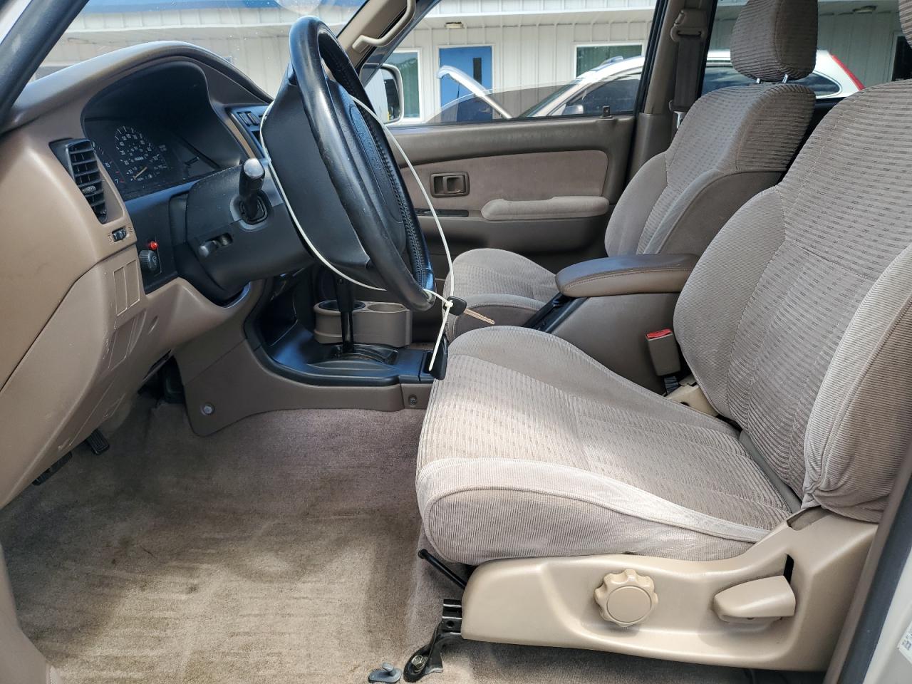 Toyota 4Runner Sr5 Image 10