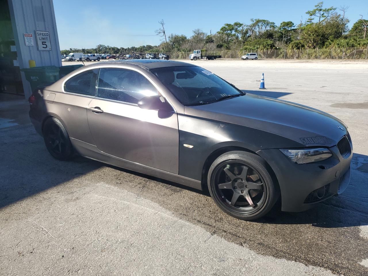 BMW 3 Series I Image 8