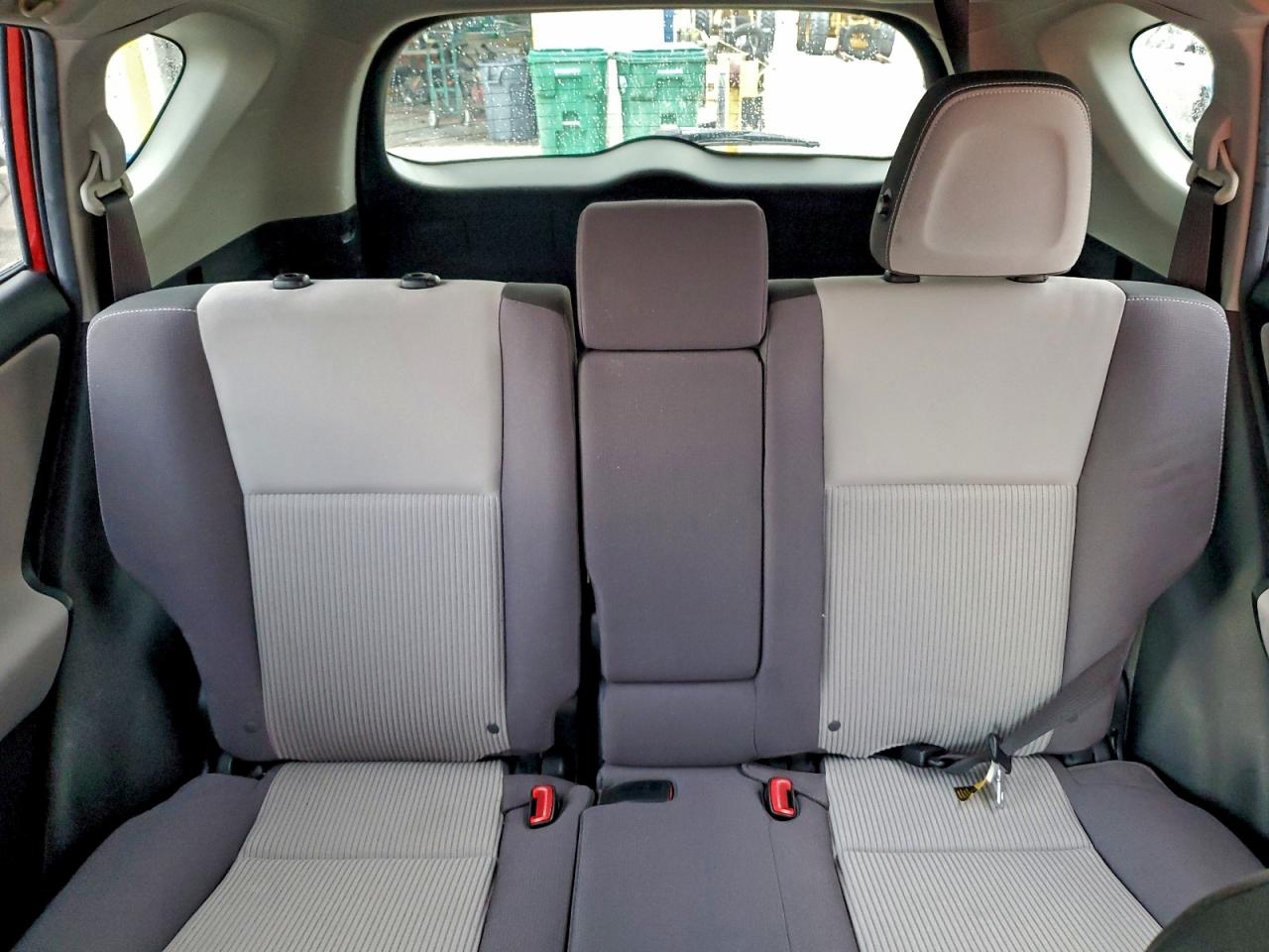 Toyota RAV4 Xle Image 6