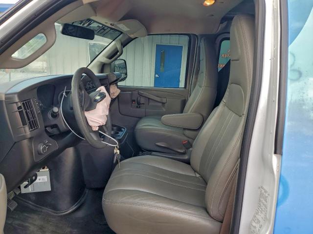 Chev Express Image 4