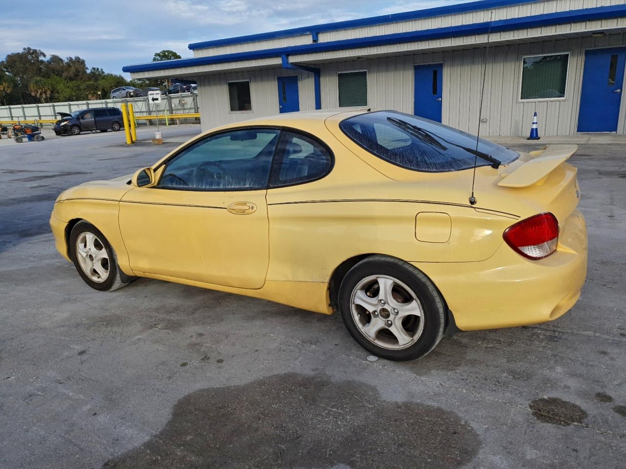 Hyundai Tiburon Image 9