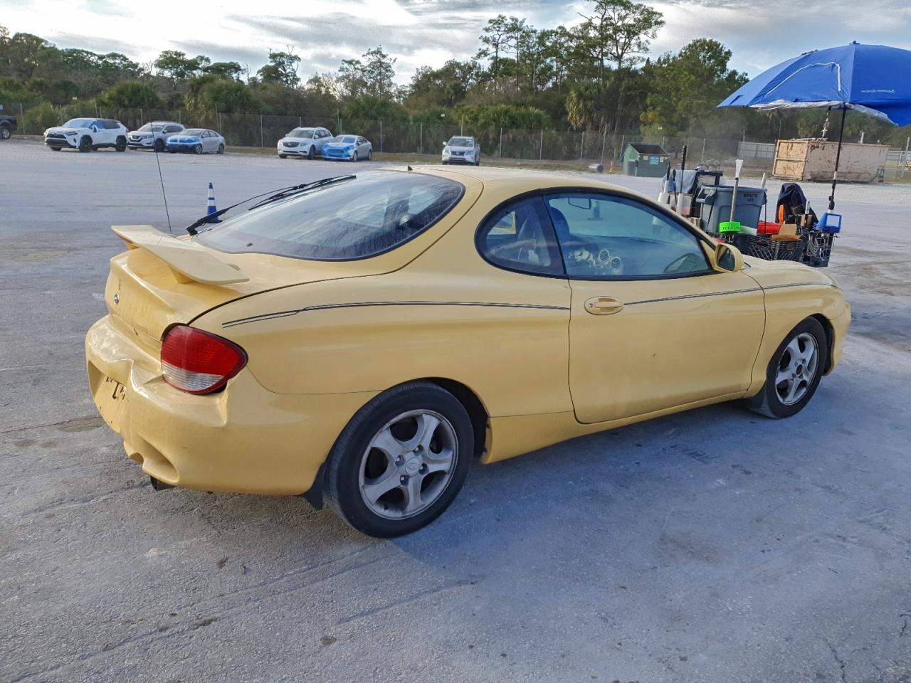 Hyundai Tiburon Image 11