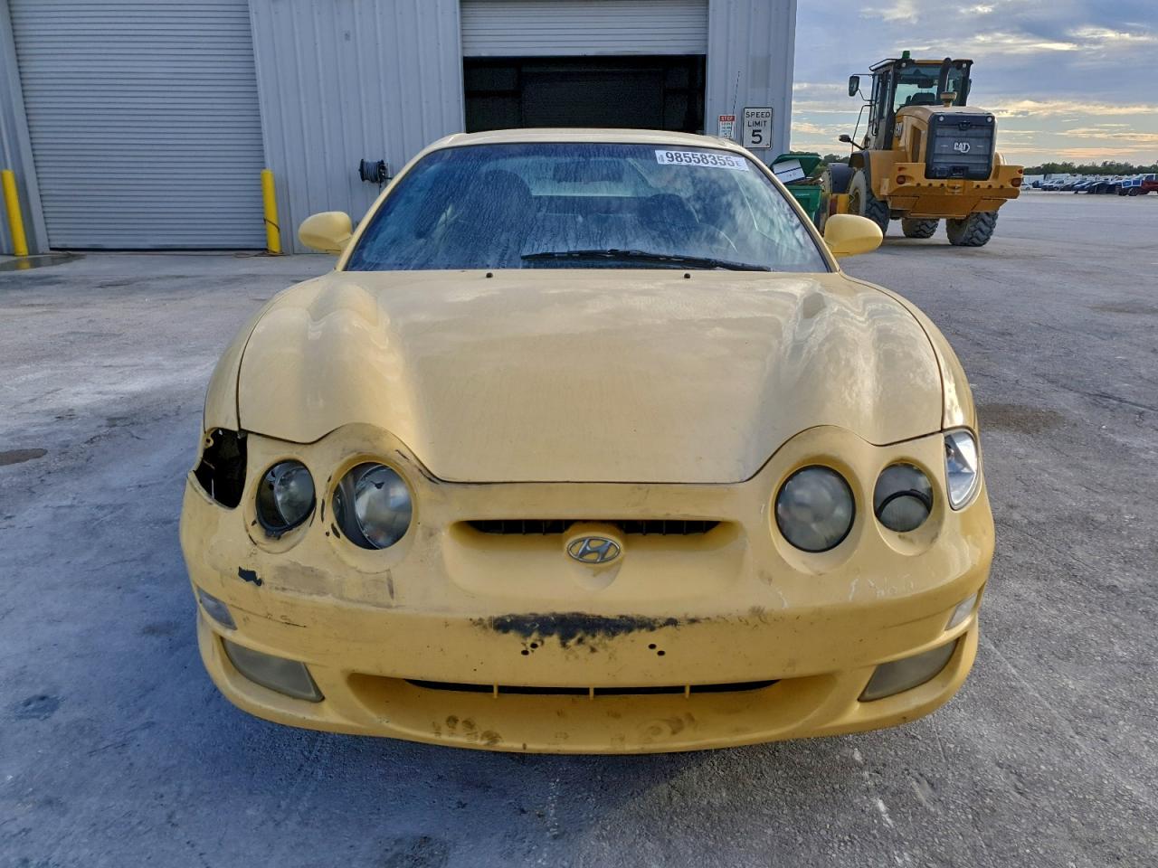 Hyundai Tiburon Image 2