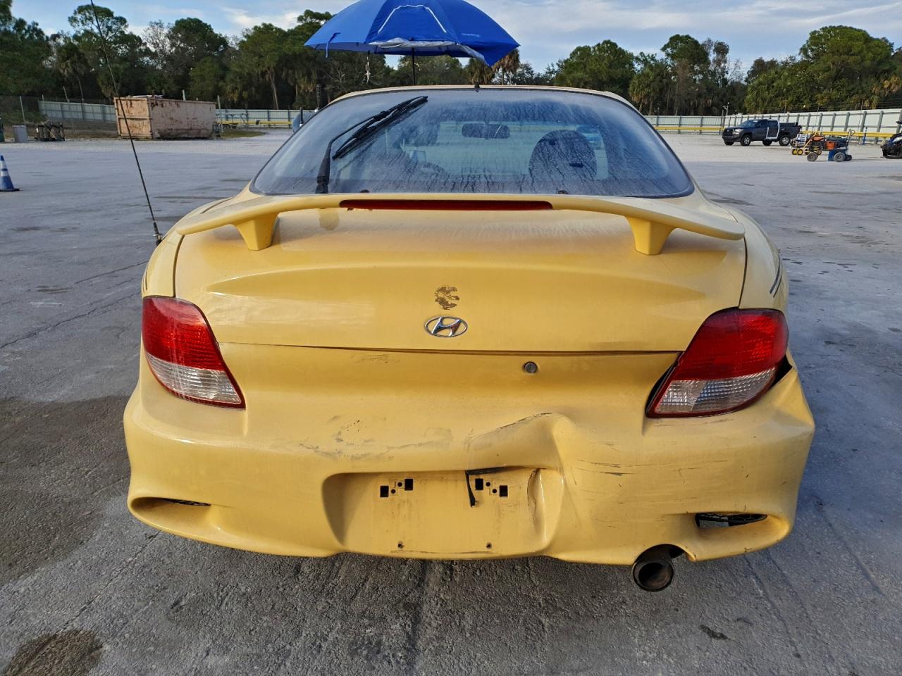 Hyundai Tiburon Image 10