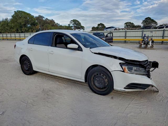 Volkswagen Jetta S Image 3