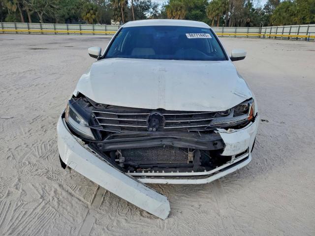 Volkswagen Jetta S Image 2