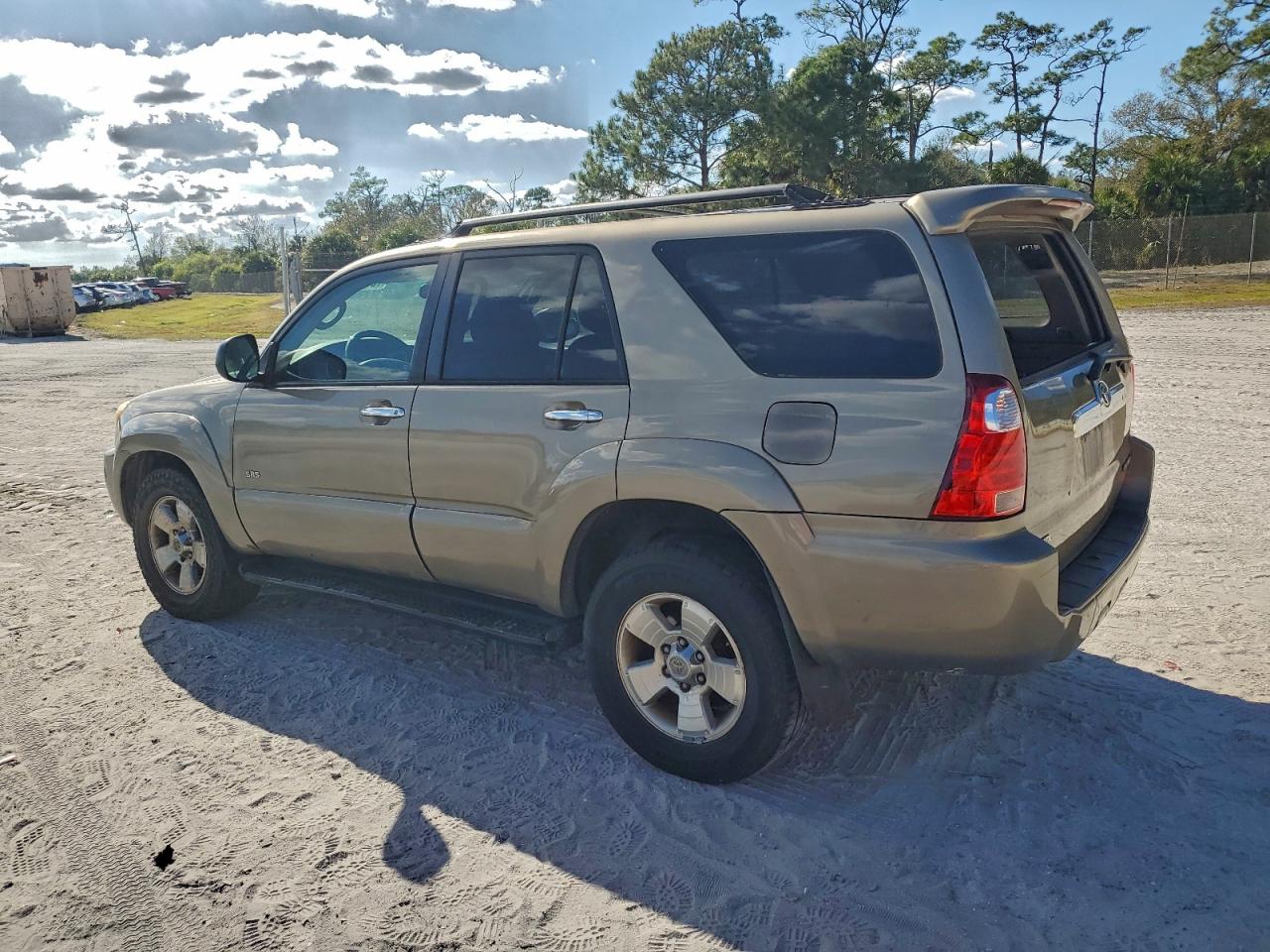 Toyota 4Runner Sr5 Image 2