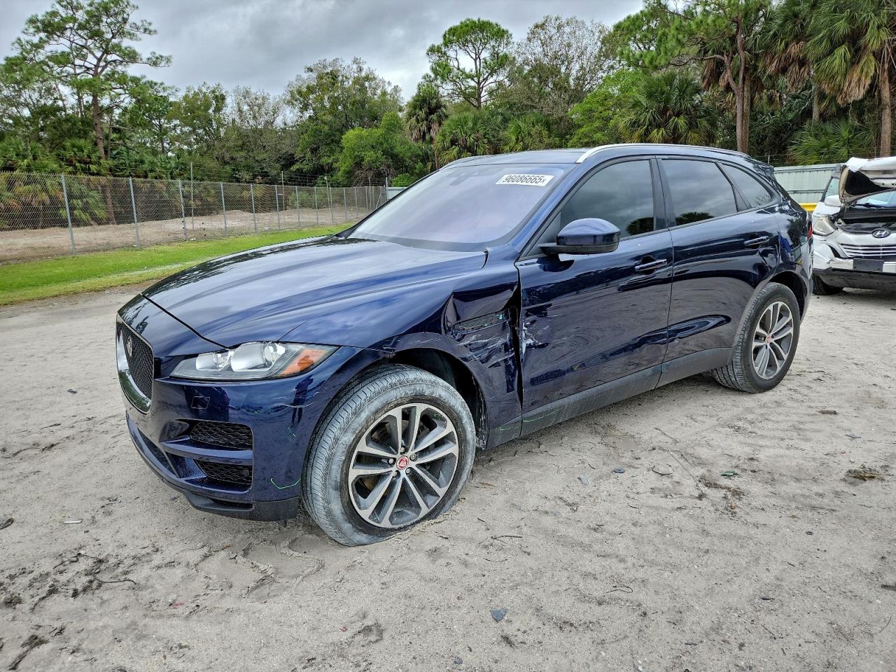 Jaguar F-PACE Premium Image 1