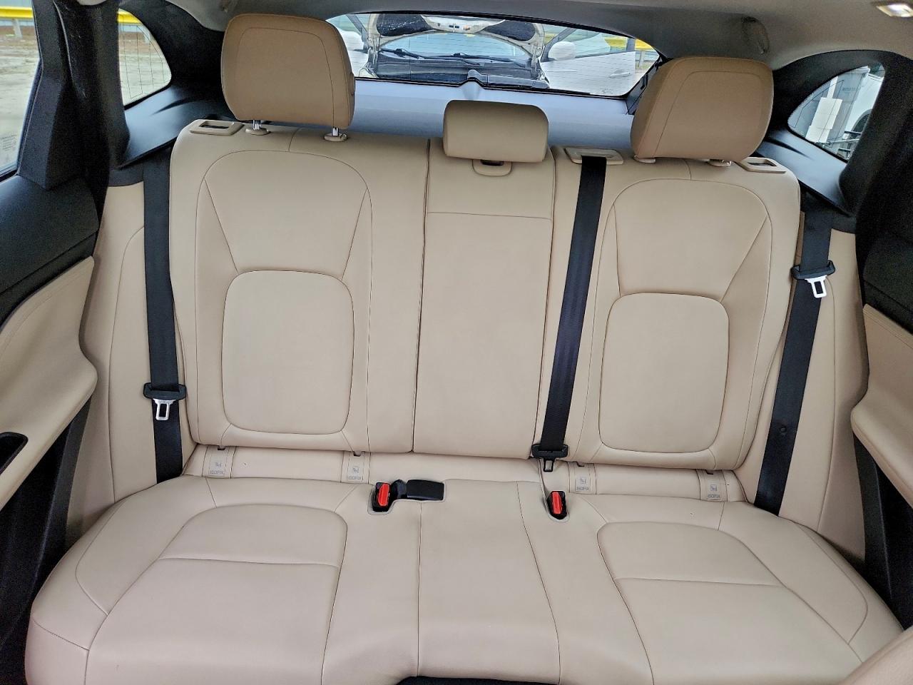 Jaguar F-PACE Premium Image 7