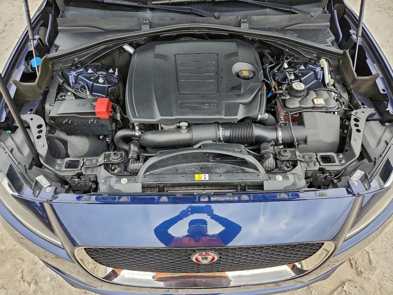 Jaguar F-PACE Premium Image 9