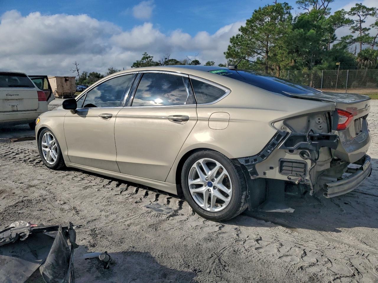 Ford Fusion Se Image 2