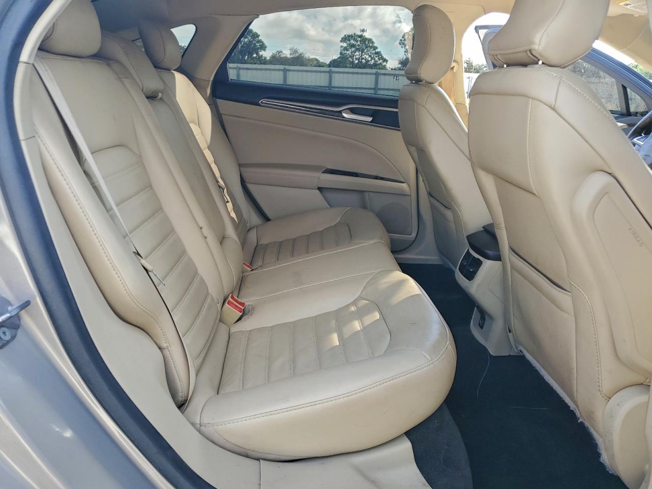 Ford Fusion Se Image 11