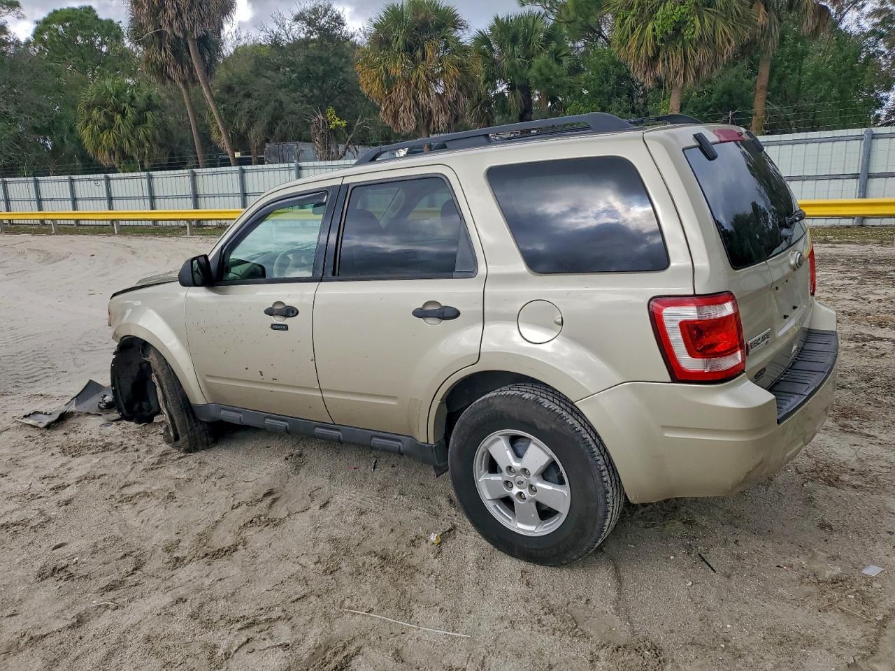 Ford Escape Xlt Image 3