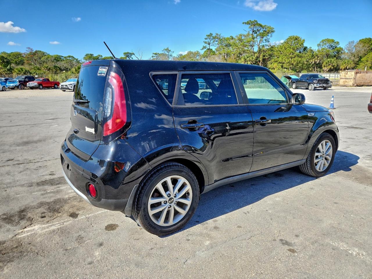 Kia Soul + Image 2