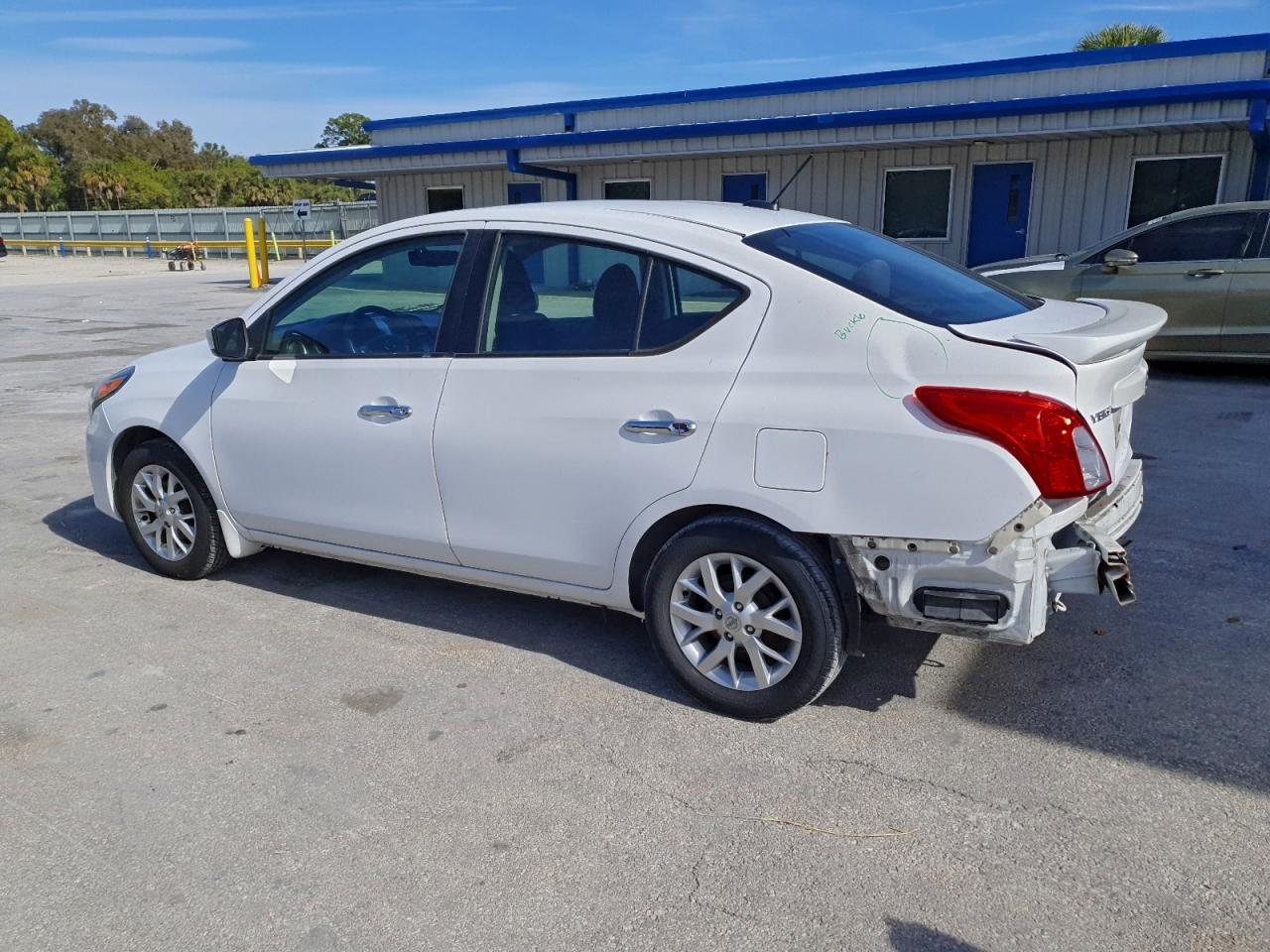 Nissan Versa S Image 2