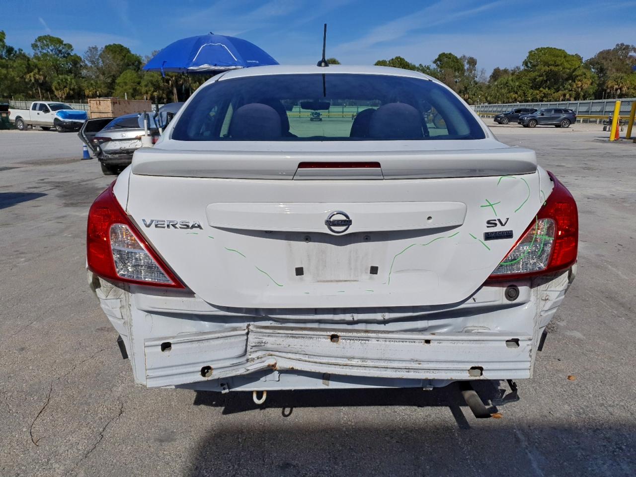 Nissan Versa S Image 13