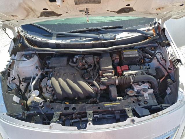 Nissan Versa S Image 3