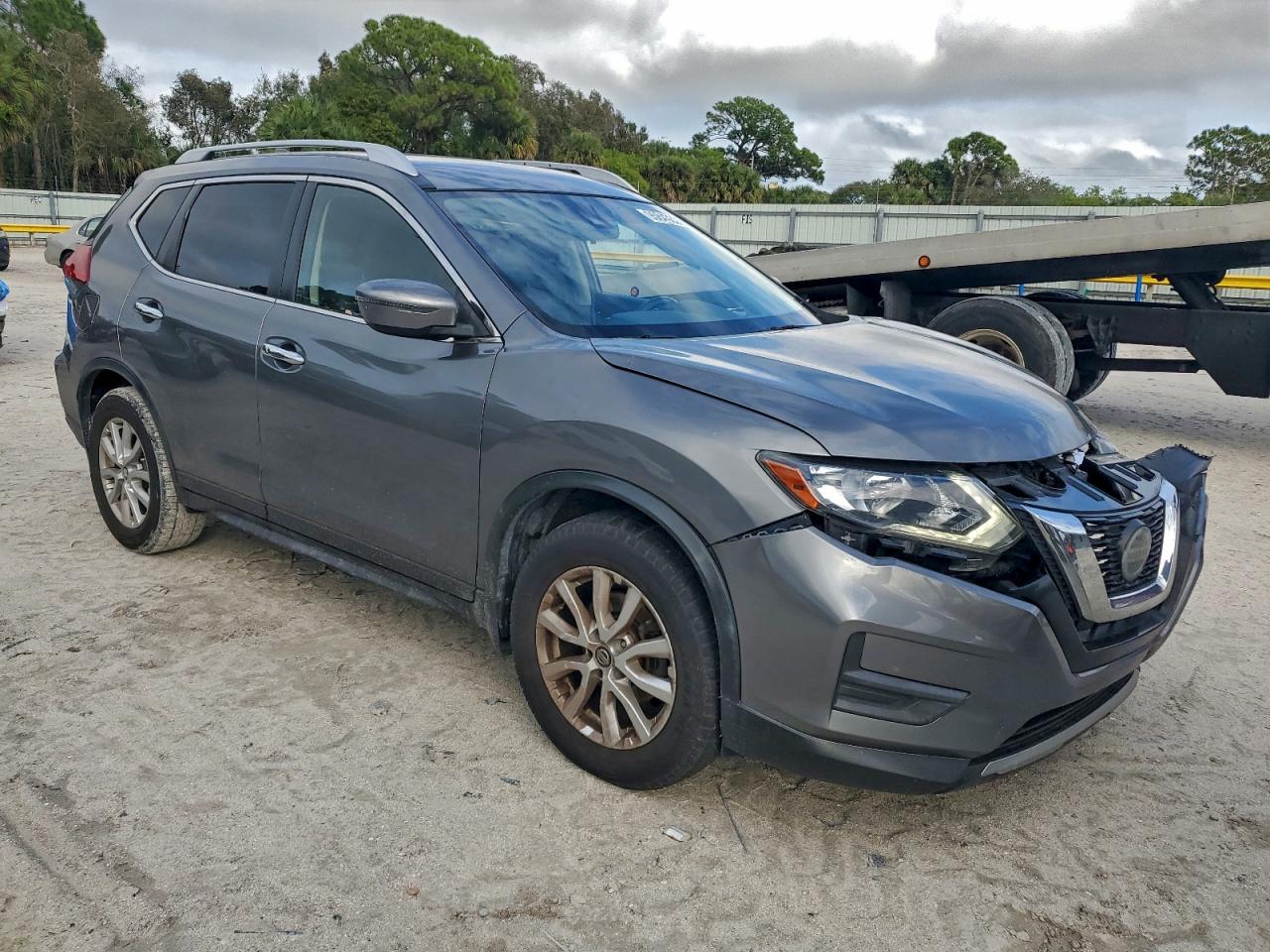Nissan Rogue S Image 10