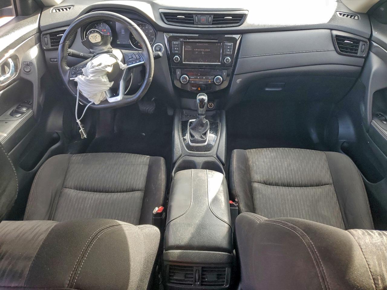 Nissan Rogue S Image 9