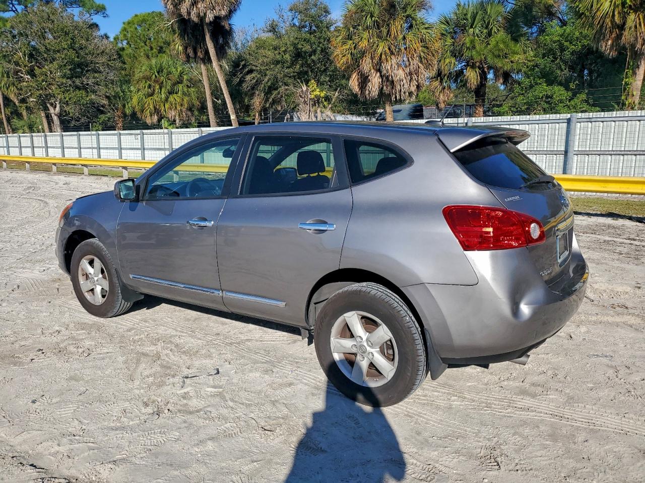 Nissan Rogue S Image 8