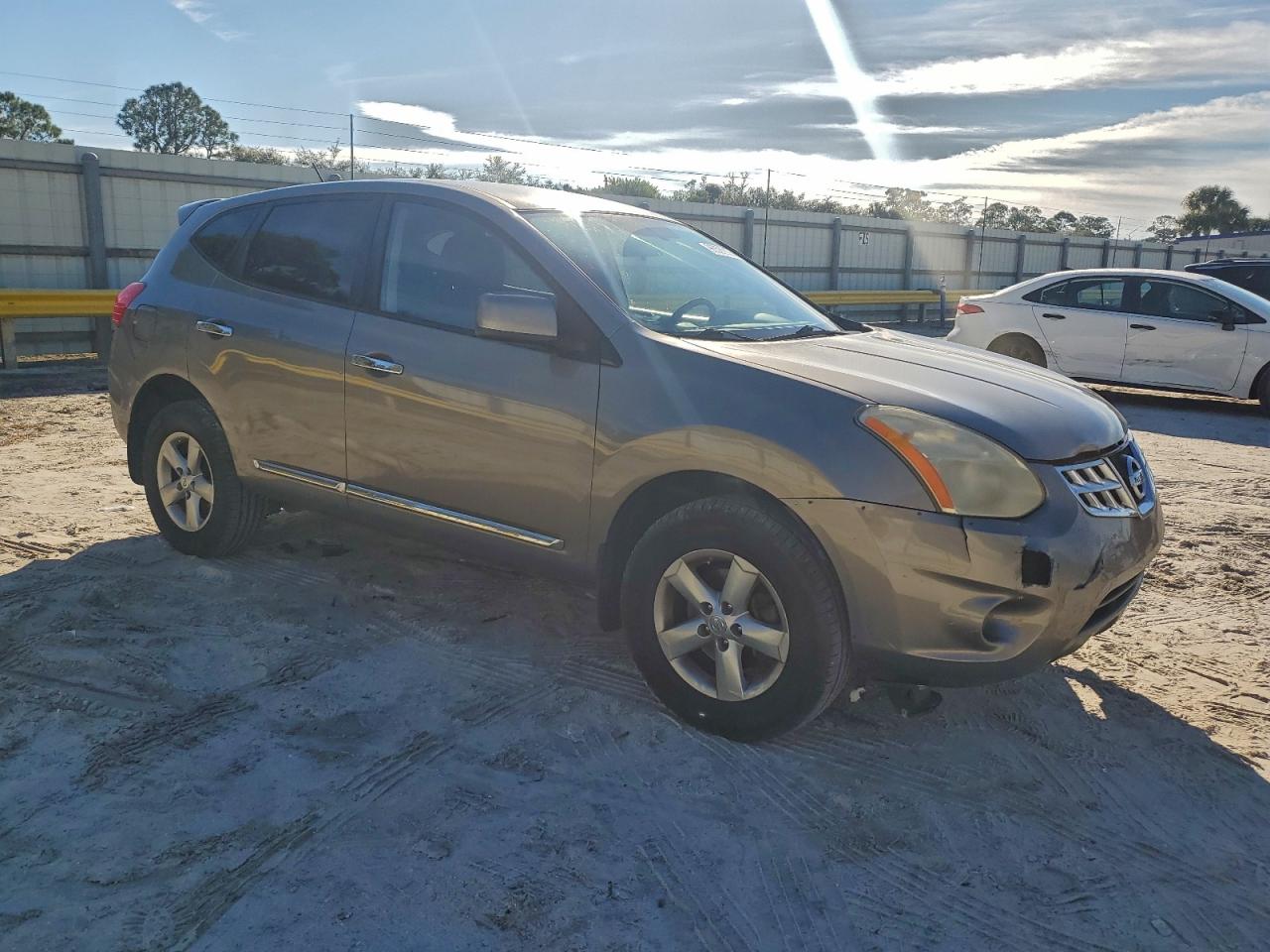 Nissan Rogue S Image 3