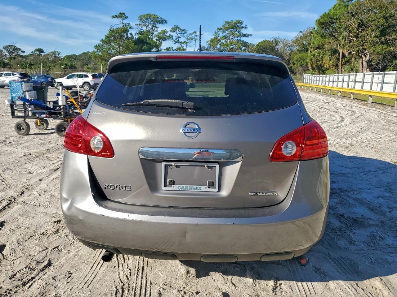 Nissan Rogue S Image 7