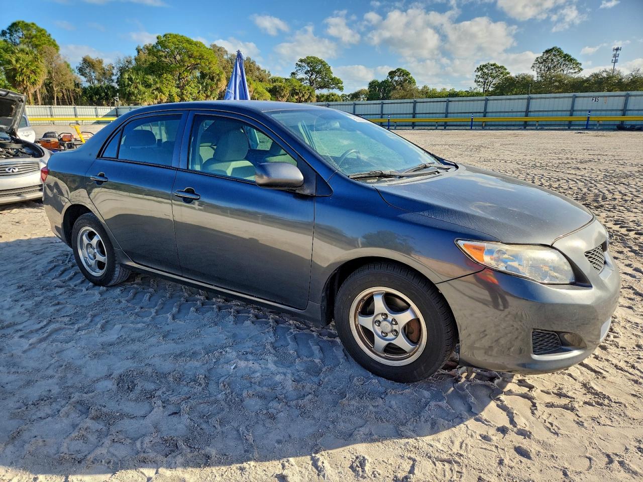 Toyota Corolla Base Image 6