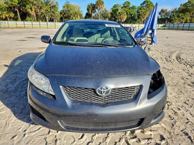 Toyota Corolla Base Image 3