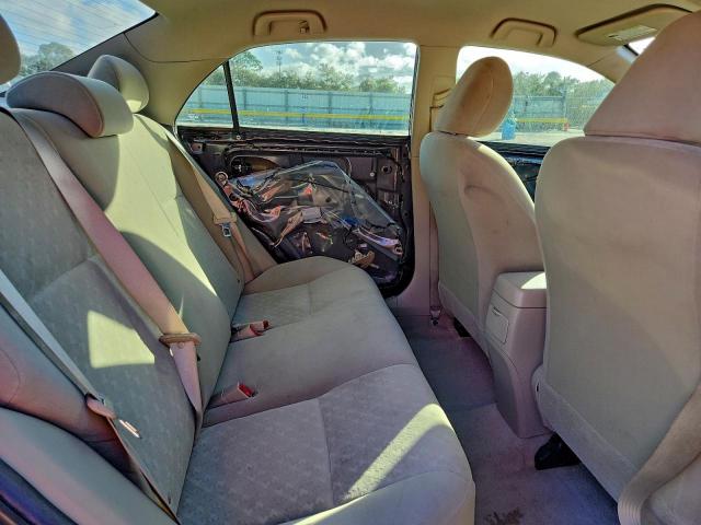 Toyota Corolla Base Image 13