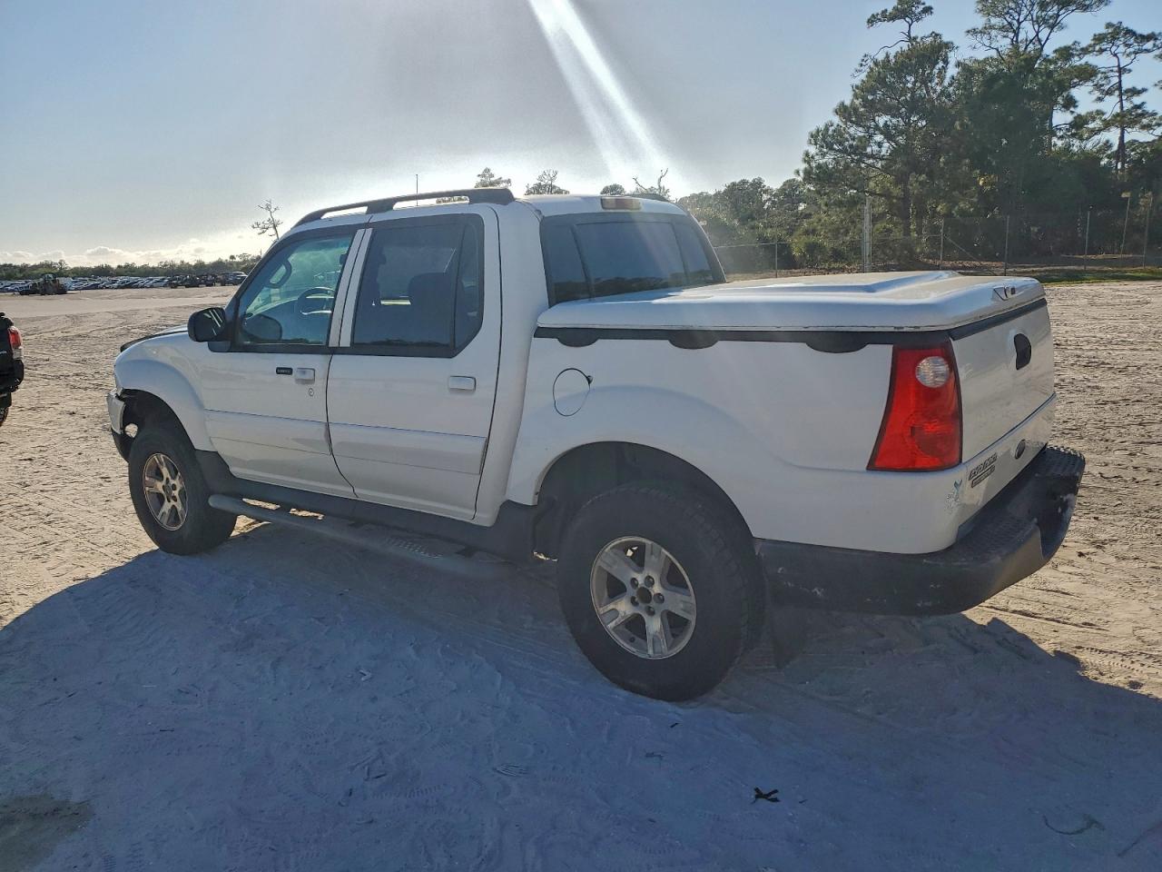 Ford Explorer Image 8