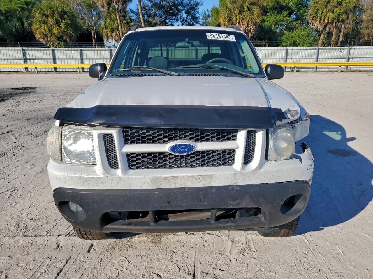 Ford Explorer Image 4