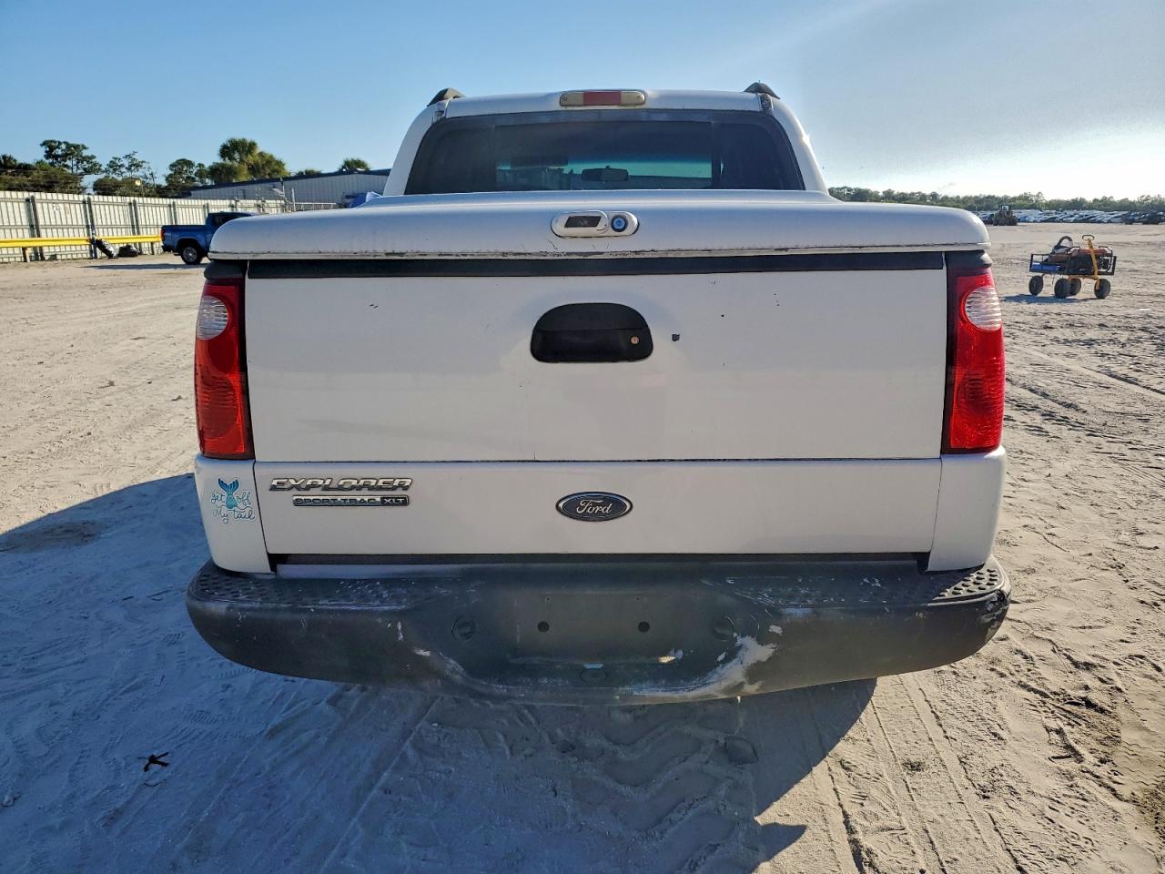 Ford Explorer Image 7