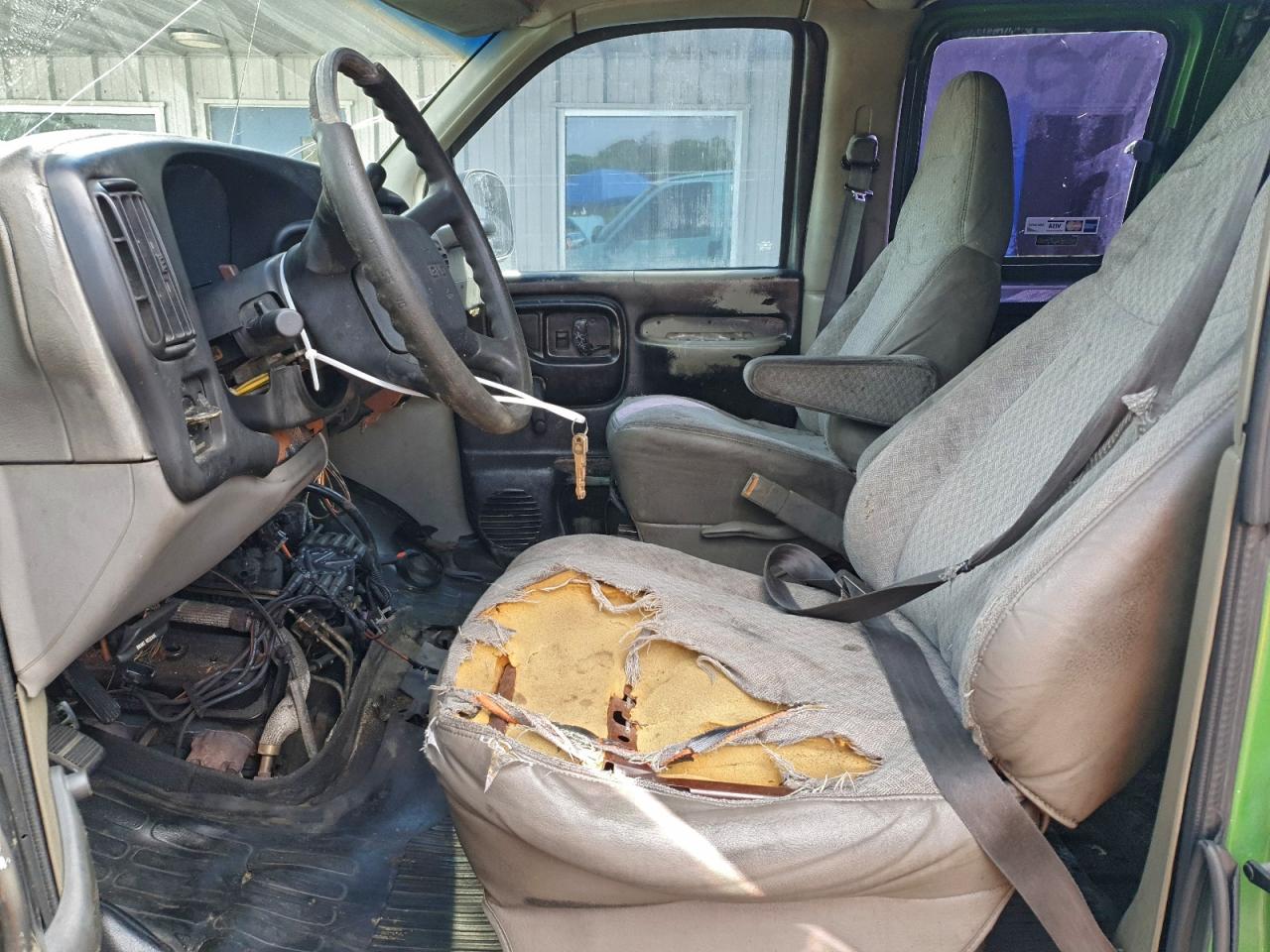 GMC Savana G3500 Image 7