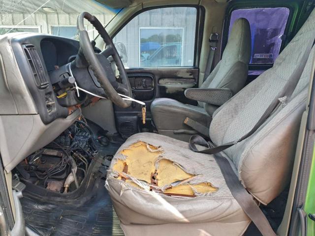 GMC Savana G3500 Image 7