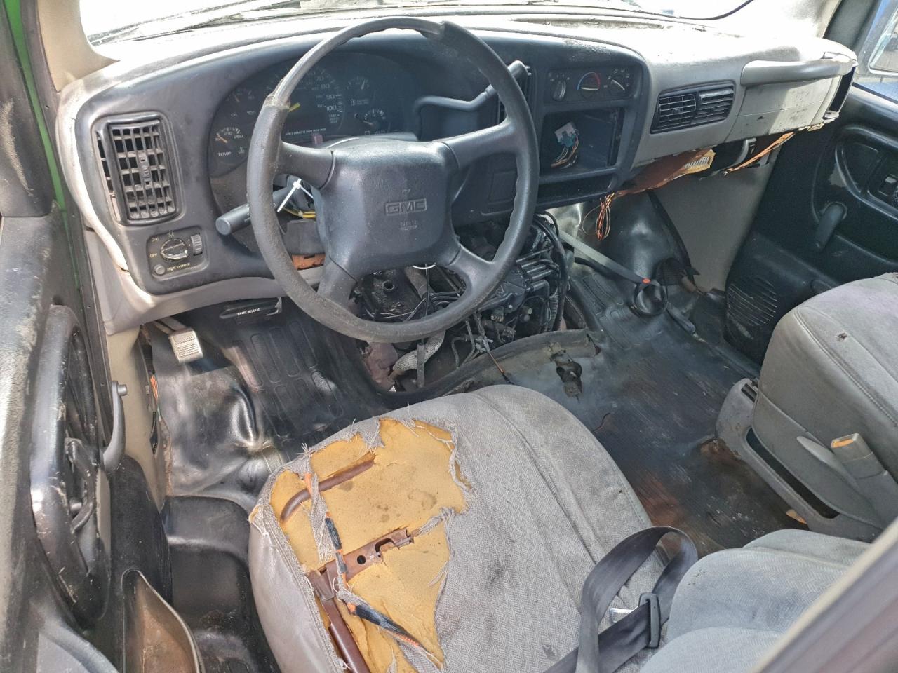 GMC Savana G3500 Image 14