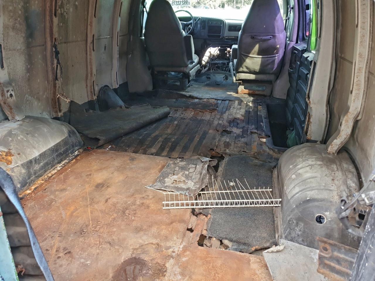 GMC Savana G3500 Image 5