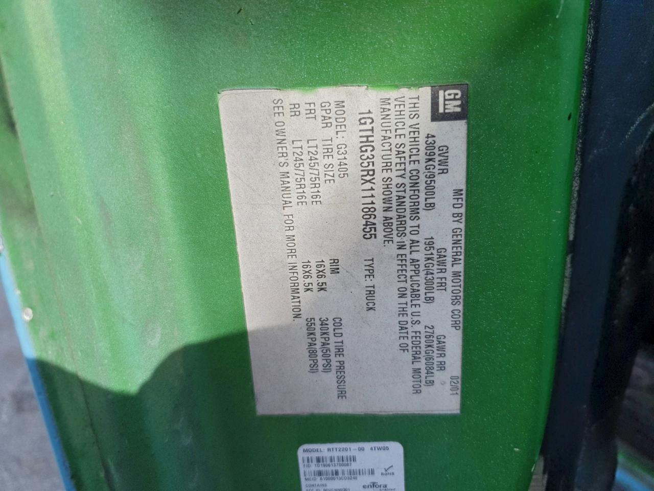 GMC Savana G3500 Image 11