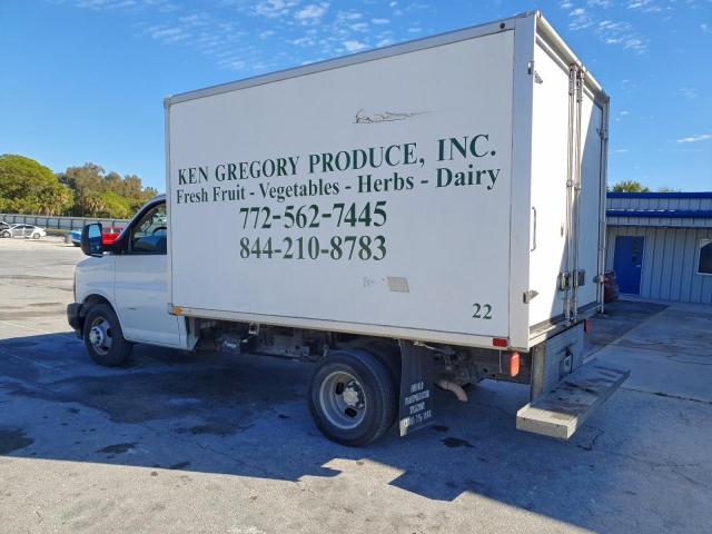 Chevrolet Express Image 2