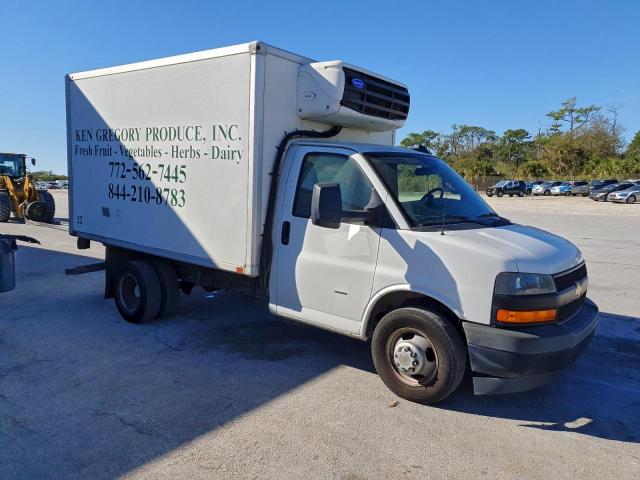 Chevrolet Express Image 3