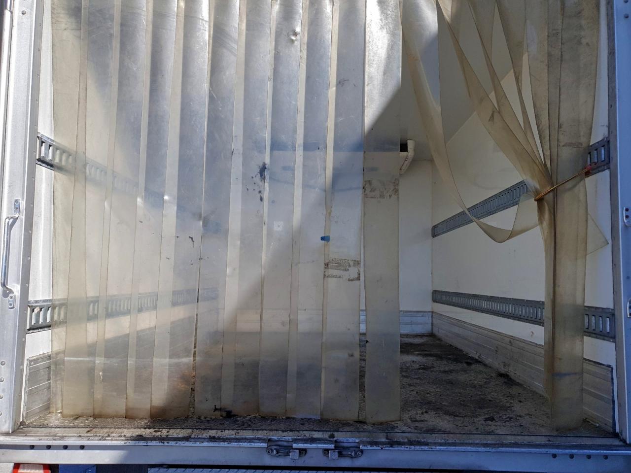 Chevrolet Express Image 13