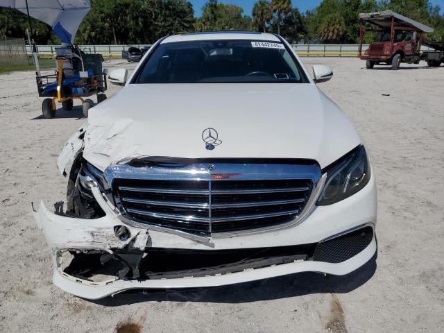 Mercedes-Benz E-Class 300 4matic Image 9