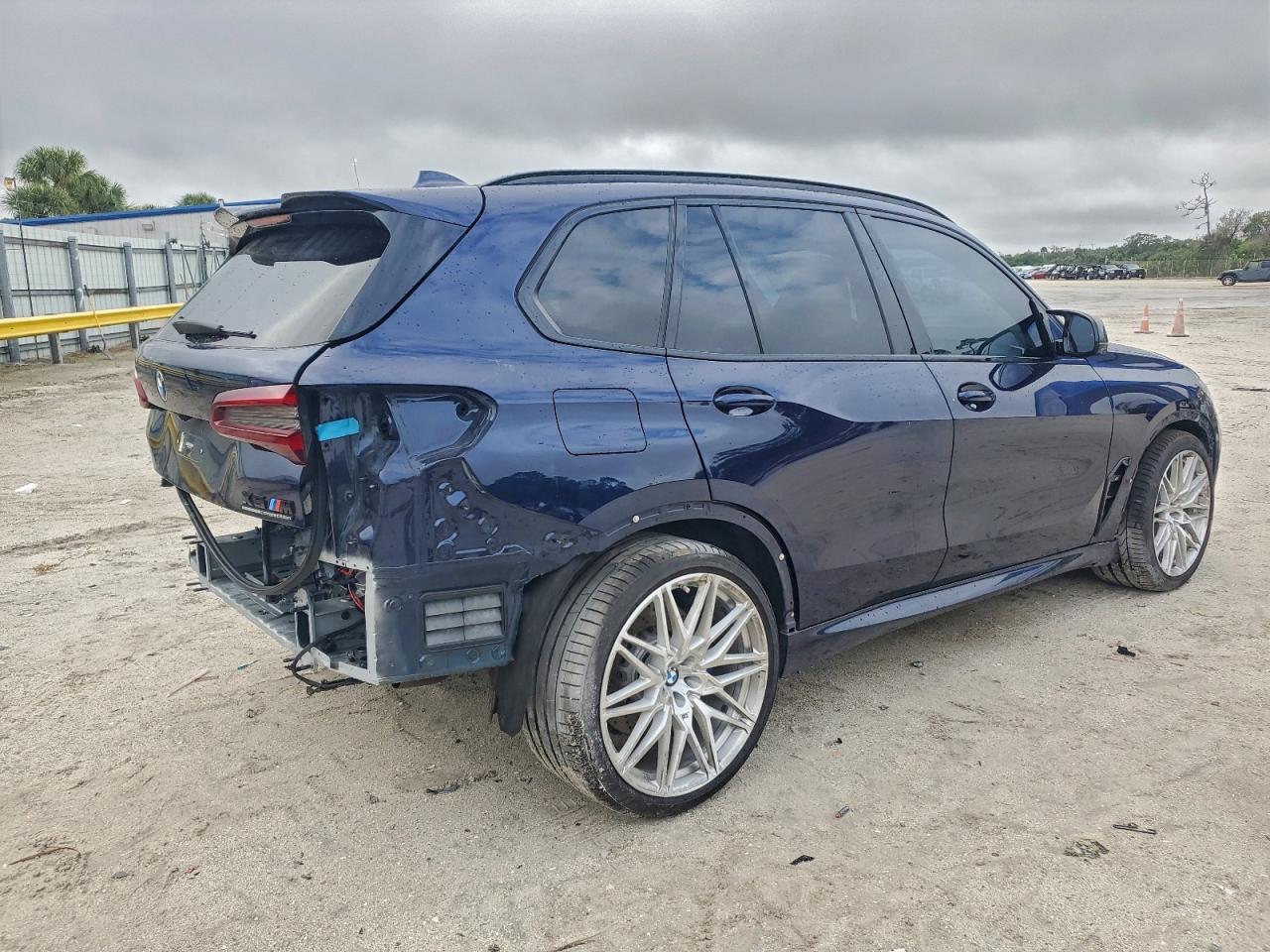 BMW X Series M Image 14