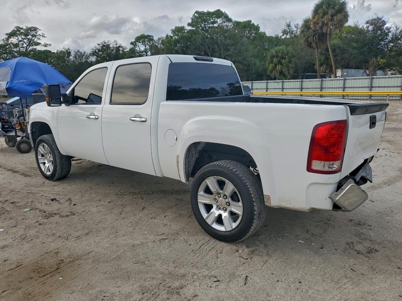 GMC Sierra C1500 Image 2