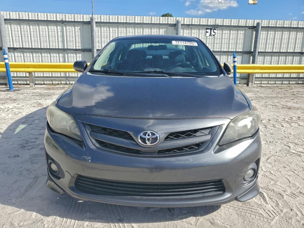 Toyota Corolla Base Image 3