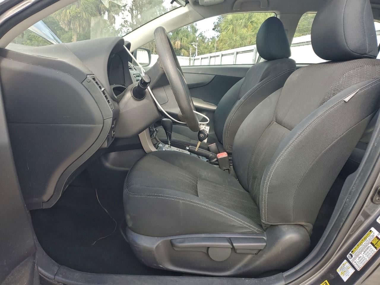 Toyota Corolla Base Image 4