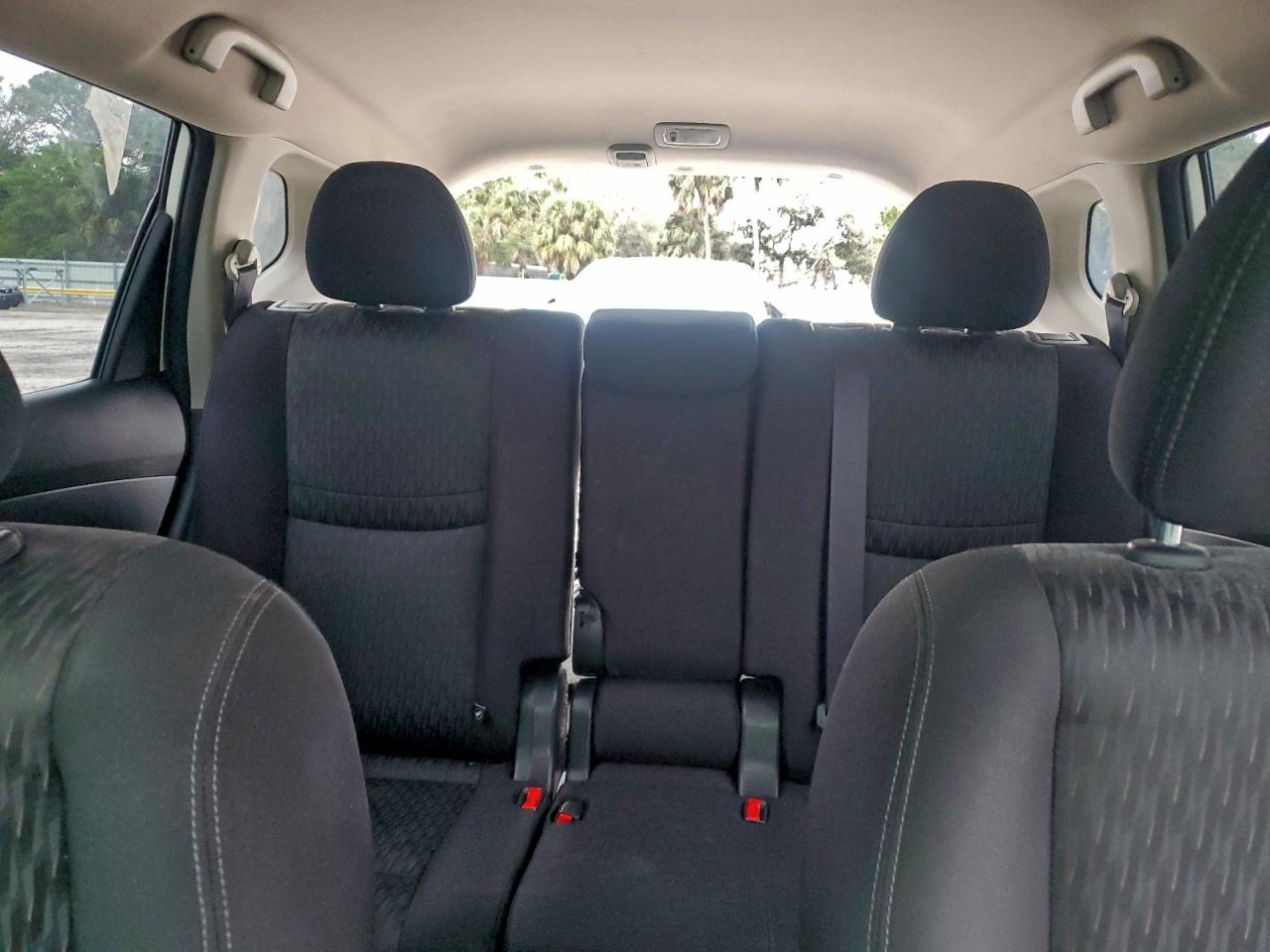 Nissan Rogue S Image 11